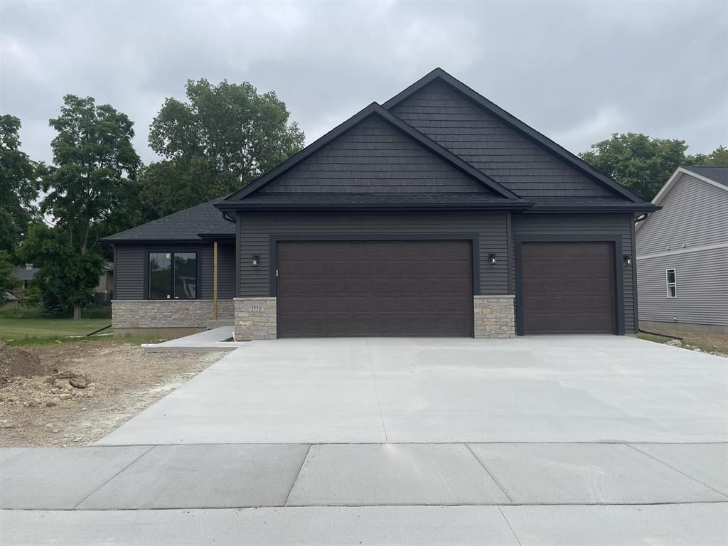 Photo of 3829 N Woodbury LANE, Janesville, WI 53545 (MLS # 2018952)
