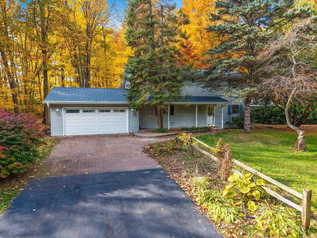 Photo of 3683 Austrian LANE, Suamico, WI 54313 (MLS # 50318798)