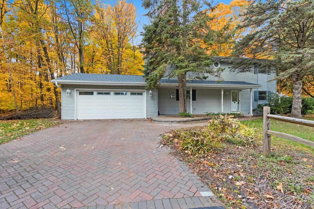 Photo of 3683 Austrian LANE, Suamico, WI 54313 (MLS # 50318798)