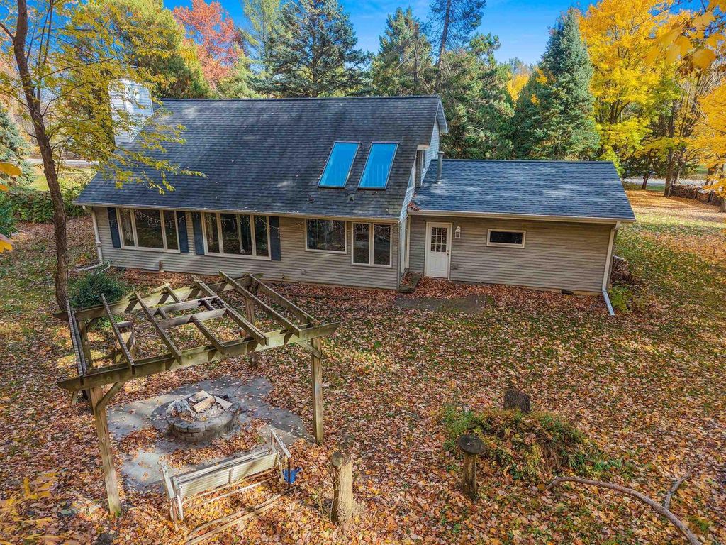 Photo of 3683 Austrian LANE, Suamico, WI 54313 (MLS # 50318798)