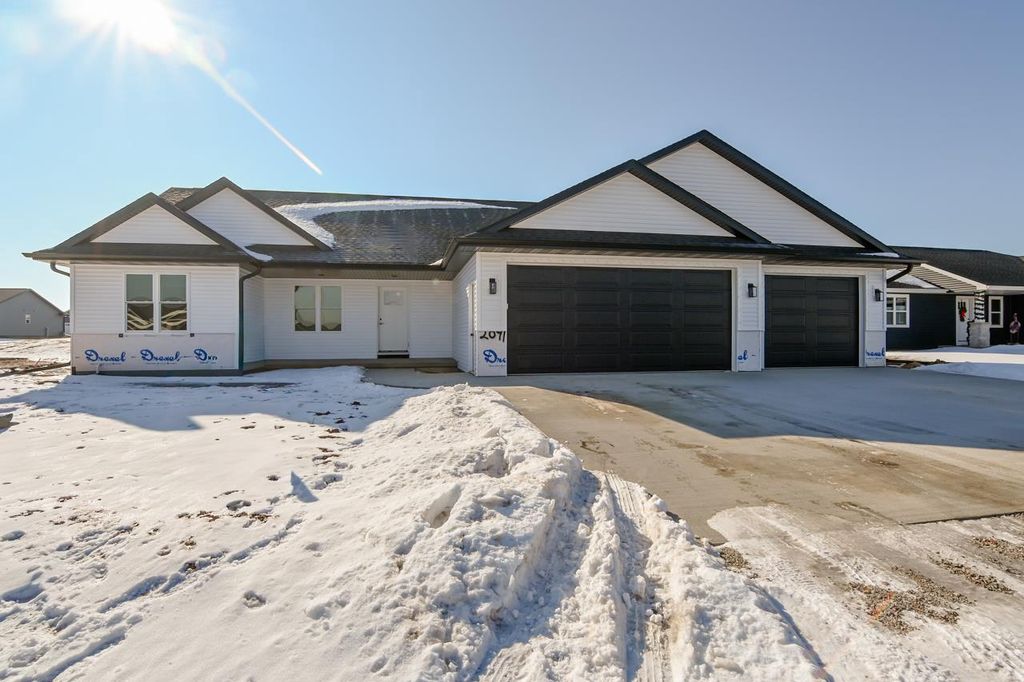 Photo of 2041 Red Fox LANE, Kaukauna, WI 54130 (MLS # 50320040)