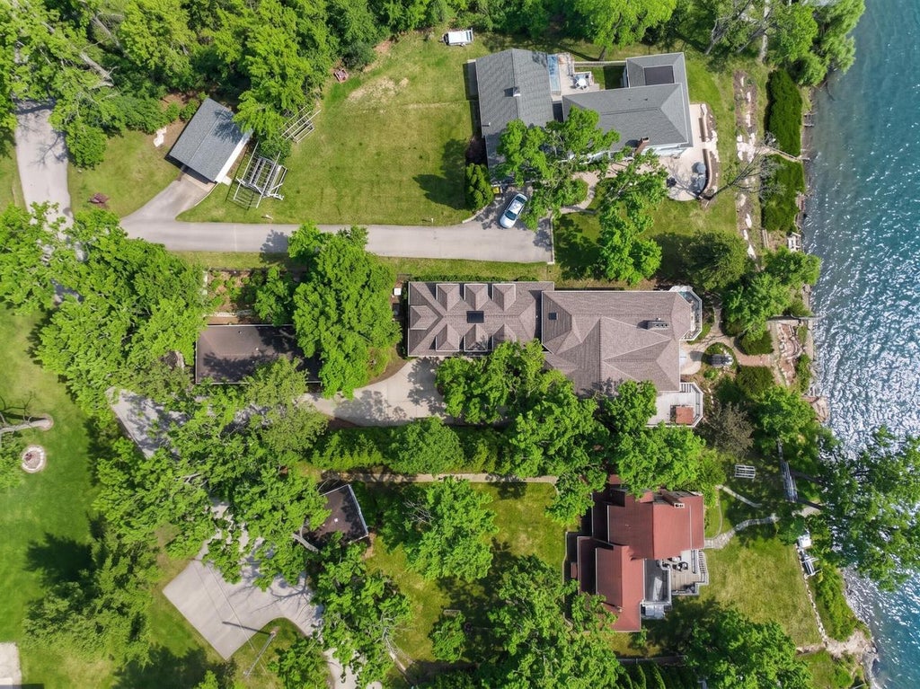 Photo of 2718 Willow Point DRIVE, Delavan, WI 53115 (MLS # 1979412)