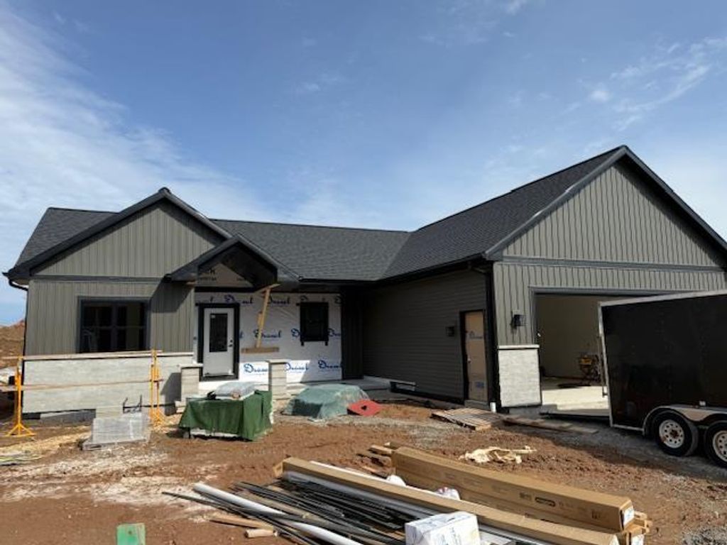 Photo of 1670 Trefoil TRAIL, Green Bay, WI 54313 (MLS # 50321546)