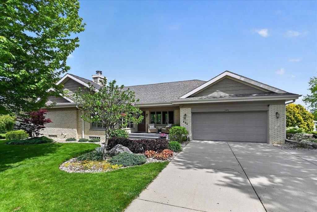 Photo of 404 Sunset COURT, Marshall, WI 53559 (MLS # 2022509)