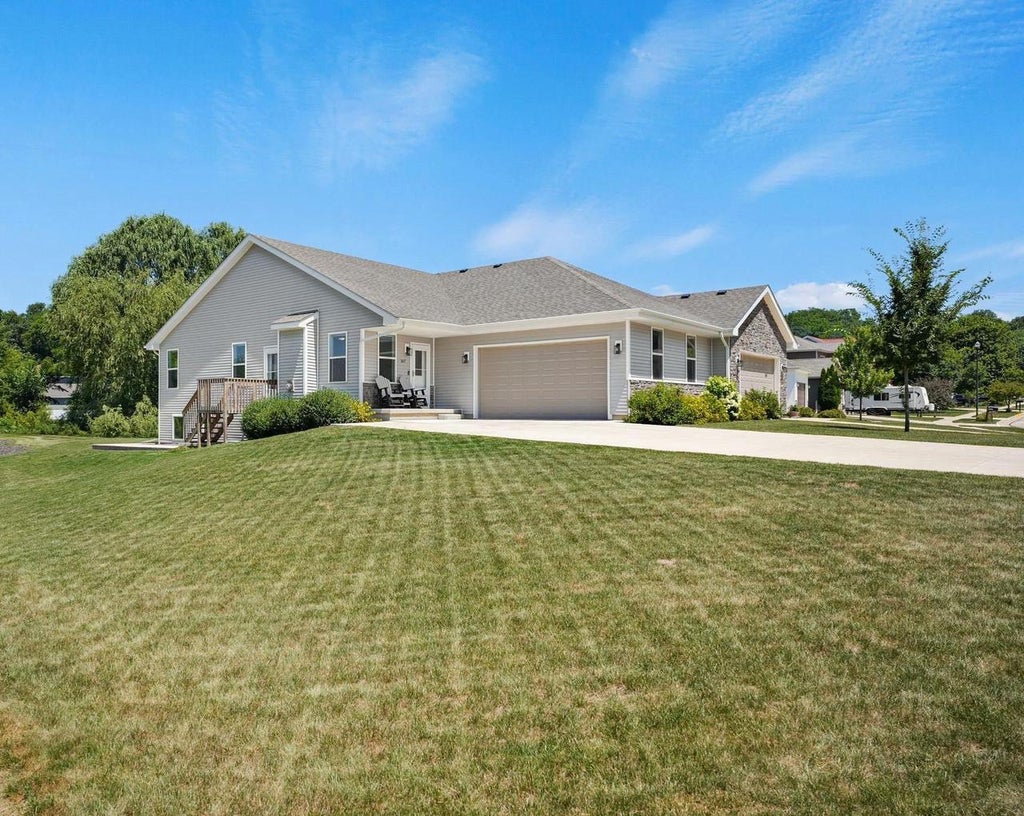Photo of 167 Valle Tell DRIVE, New Glarus, WI 53574 (MLS # 2028154)