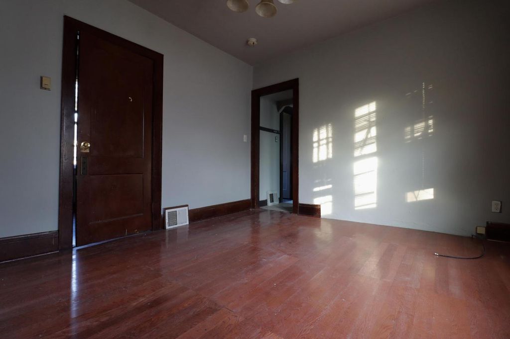 Photo of 1314 N 22nd STREET, Milwaukee, WI 53205 (MLS # 1943427)