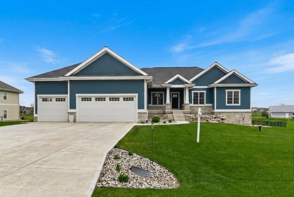 Photo of 6653 Morning Dew LANE, Sun Prairie, WI 53590 (MLS # 2018966)