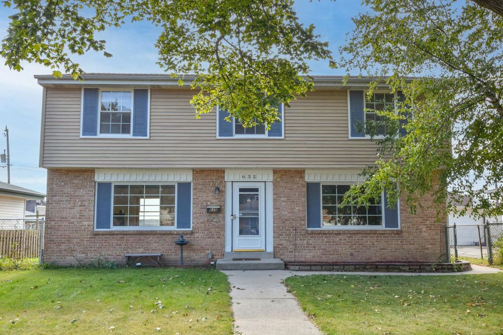 Photo of 635 E Price AVENUE, Milwaukee, WI 53207 (MLS # 1938629)