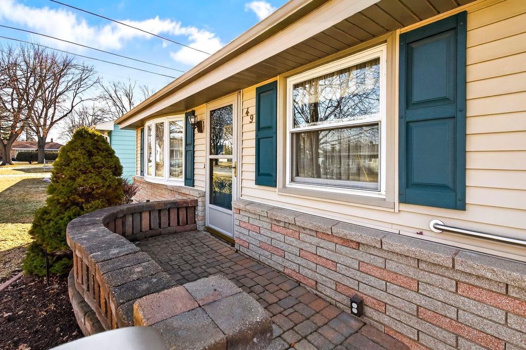 Photo of 49 Fairway COURT, Appleton, WI 54913 (MLS # 50321830)