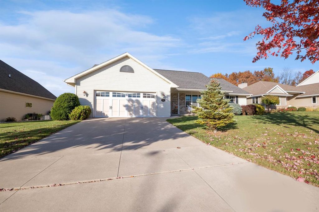 Photo of 3369 Celine WAY, Green Bay, WI 54301 (MLS # 50317707)