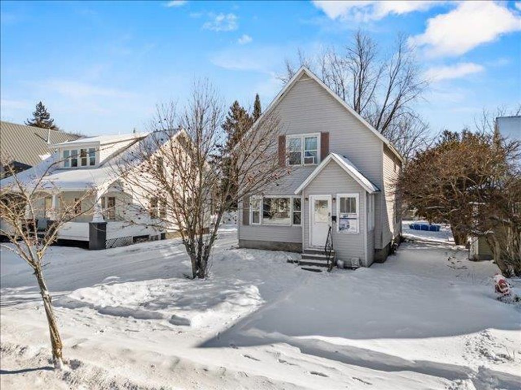 Photo of 605 S Vine AVENUE, Marshfield, WI 54449 (MLS # 22600269)