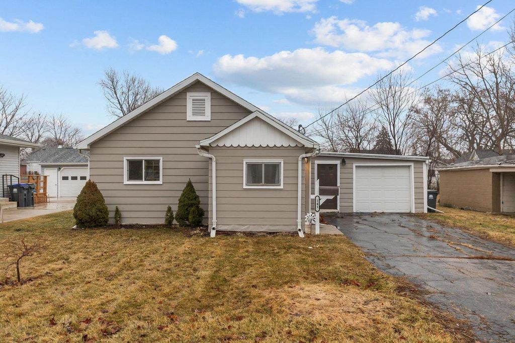 Photo of 141 Plummer AVENUE, Neenah, WI 54956 (MLS # 50322007)