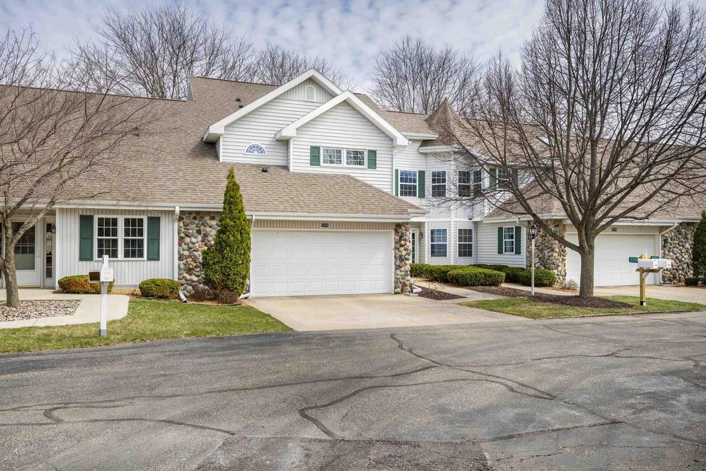 Photo of 5708 Steeplechase DRIVE #8, Waunakee, WI 53597 (MLS # 2019469)