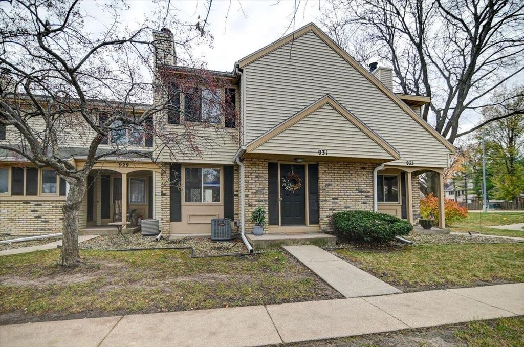 Photo of 931 S Gammon ROAD, Madison, WI 53719 (MLS # 2012489)