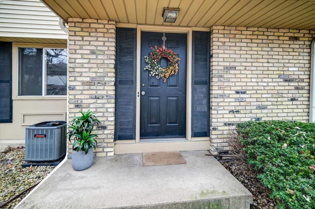 Photo of 931 S Gammon ROAD, Madison, WI 53719 (MLS # 2012489)