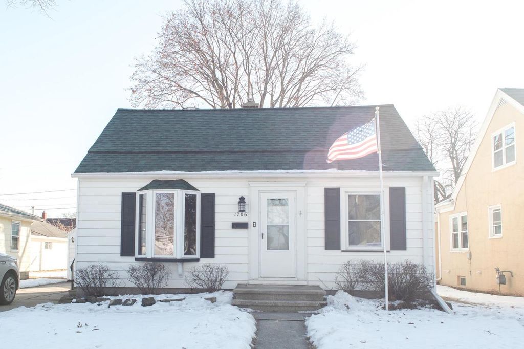 Photo of 1706 Harold STREET, Green Bay, WI 54302 (MLS # 50321131)