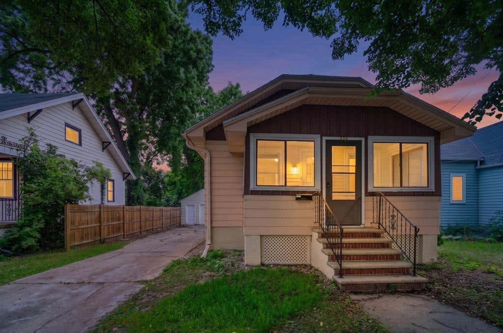 Photo of 735 S Baird STREET, Green Bay, WI 54301 (MLS # 50330204)
