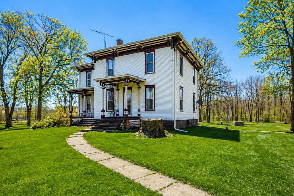 Photo of W6152 W County Road B, Byron, WI 54937 (MLS # 50324389)