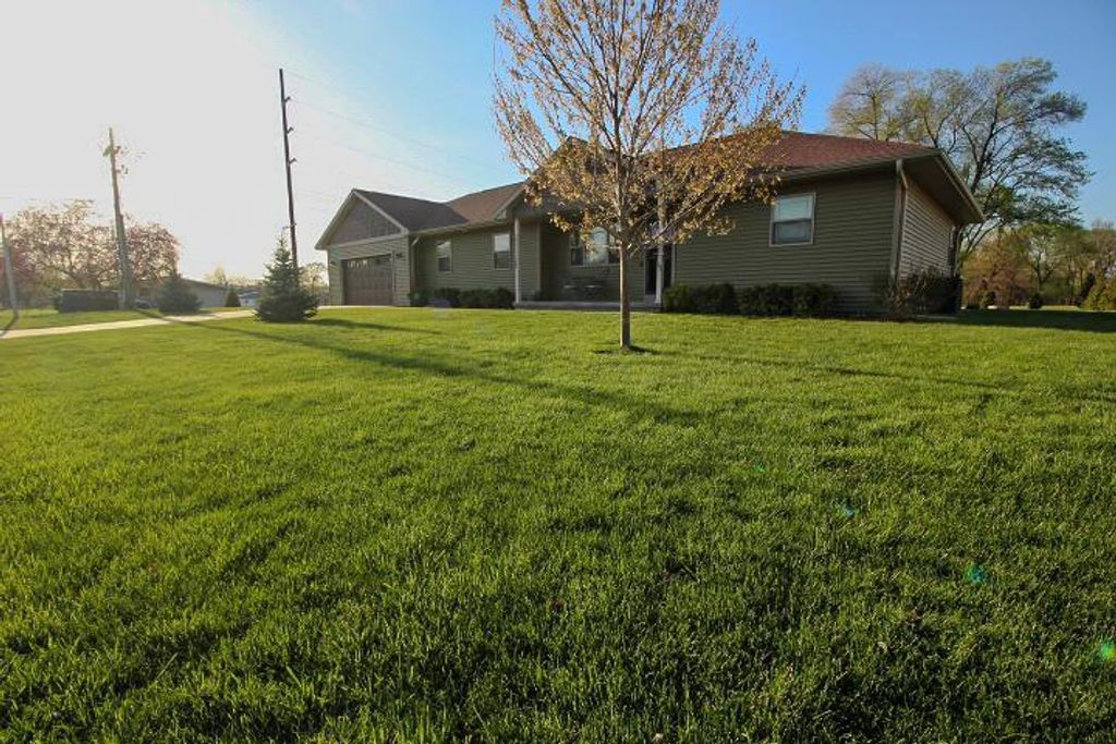 Photo of 101 Doc Mac DRIVE, Boscobel, WI 53805 (MLS # 2021639)