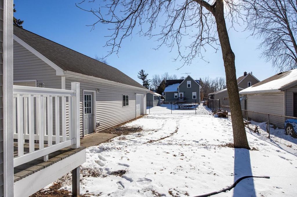 Photo of 1429 E Gunn STREET, Appleton, WI 54915 (MLS # 50320742)