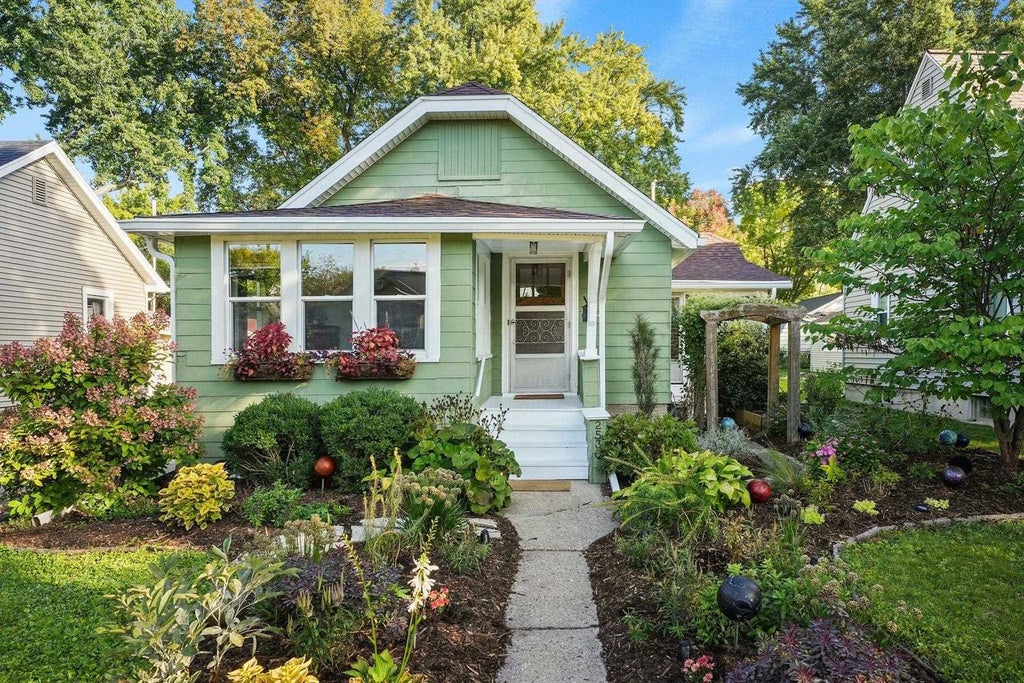 Photo of 2530 Moland STREET, Madison, WI 53704 (MLS # 2032936)