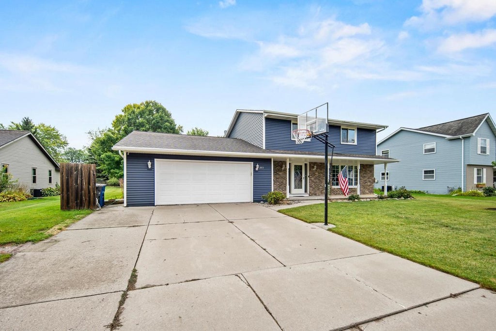 Photo of 2153 Balsam WAY, Green Bay, WI 54313 (MLS # 50332117)