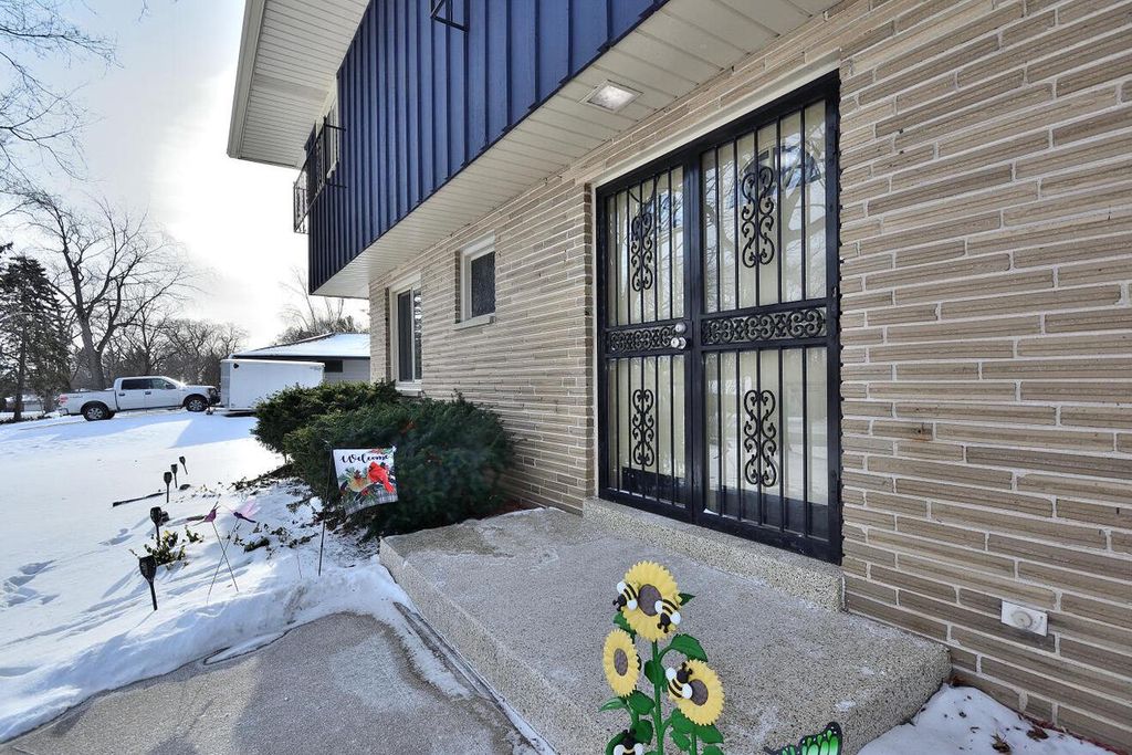 Photo of 5005 S Menard DRIVE, New Berlin, WI 53151 (MLS # 1949105)