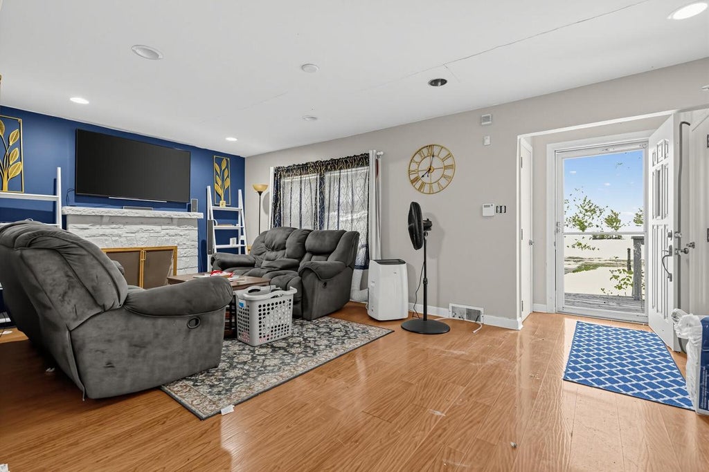 Photo of 8340 W Fond Du Lac AVENUE, Milwaukee, WI 53218 (MLS # 1984034)