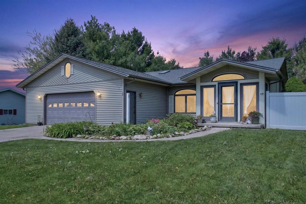 Photo of 309 Forest STREET, Fox Lake, WI 53933 (MLS # 2023510)