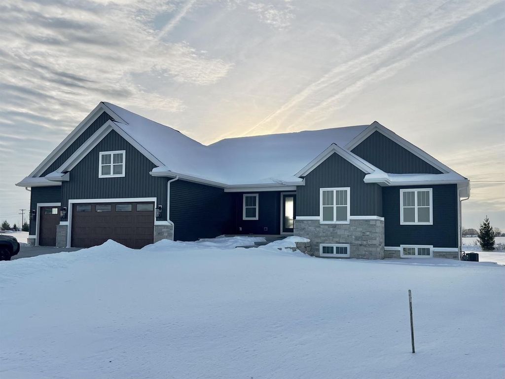 Photo of 6615 Kades Forge, Sun Prairie, WI 53590 (MLS # 2013830)