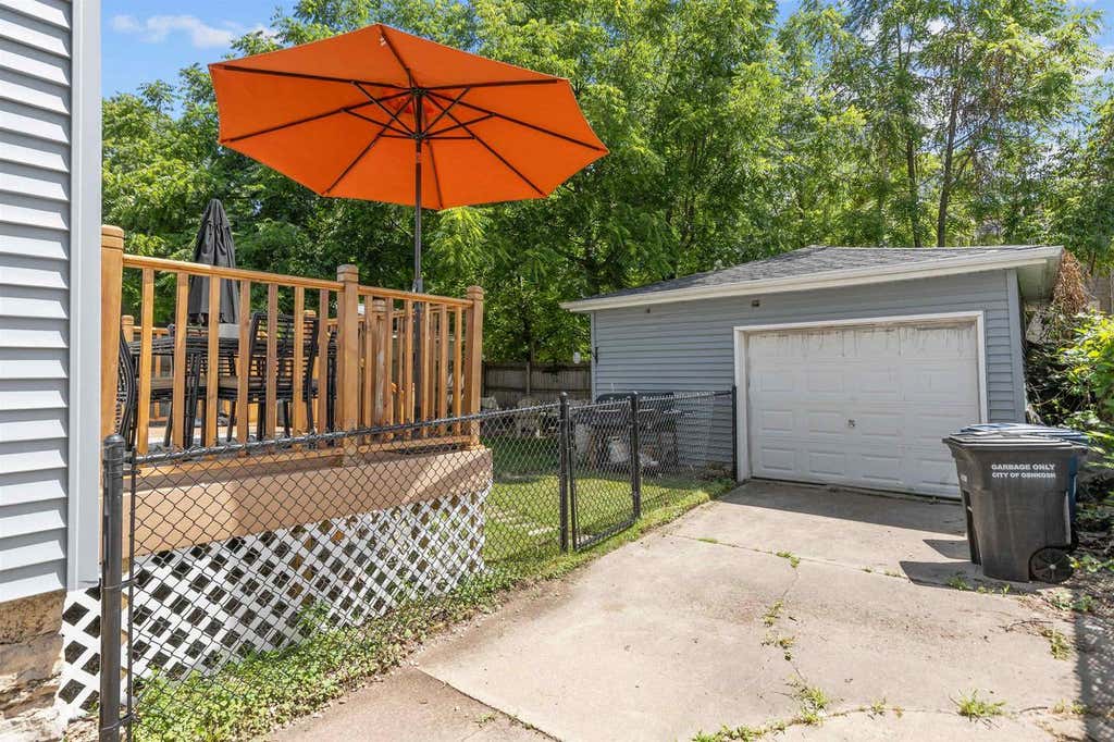 Photo of 623 W New York AVENUE, Oshkosh, WI 54901 (MLS # 50330298)