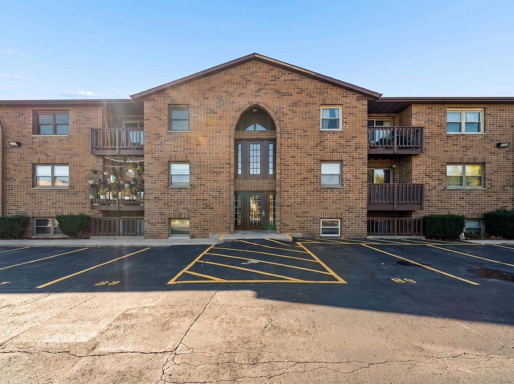 Photo of 1161 Gillingham ROAD #B-1, Neenah, WI 54956 (MLS # 50333910)