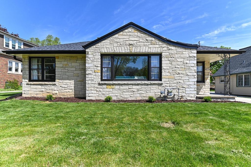 Photo of 8628 Glencoe CIRCLE, Wauwatosa, WI 53226 (MLS # 1961846)