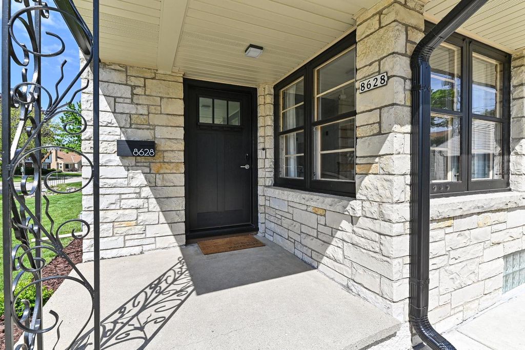 Photo of 8628 Glencoe CIRCLE, Wauwatosa, WI 53226 (MLS # 1961846)