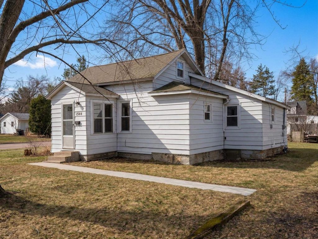 Photo of 1544 W Pearl STREET, Stevens Point, WI 54481 (MLS # 22601394)