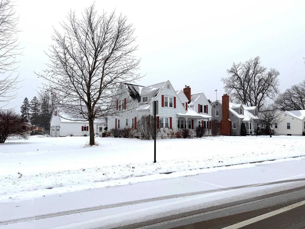 Photo of 3009 Riverside AVENUE, Marinette, WI 54143 (MLS # 50318954)