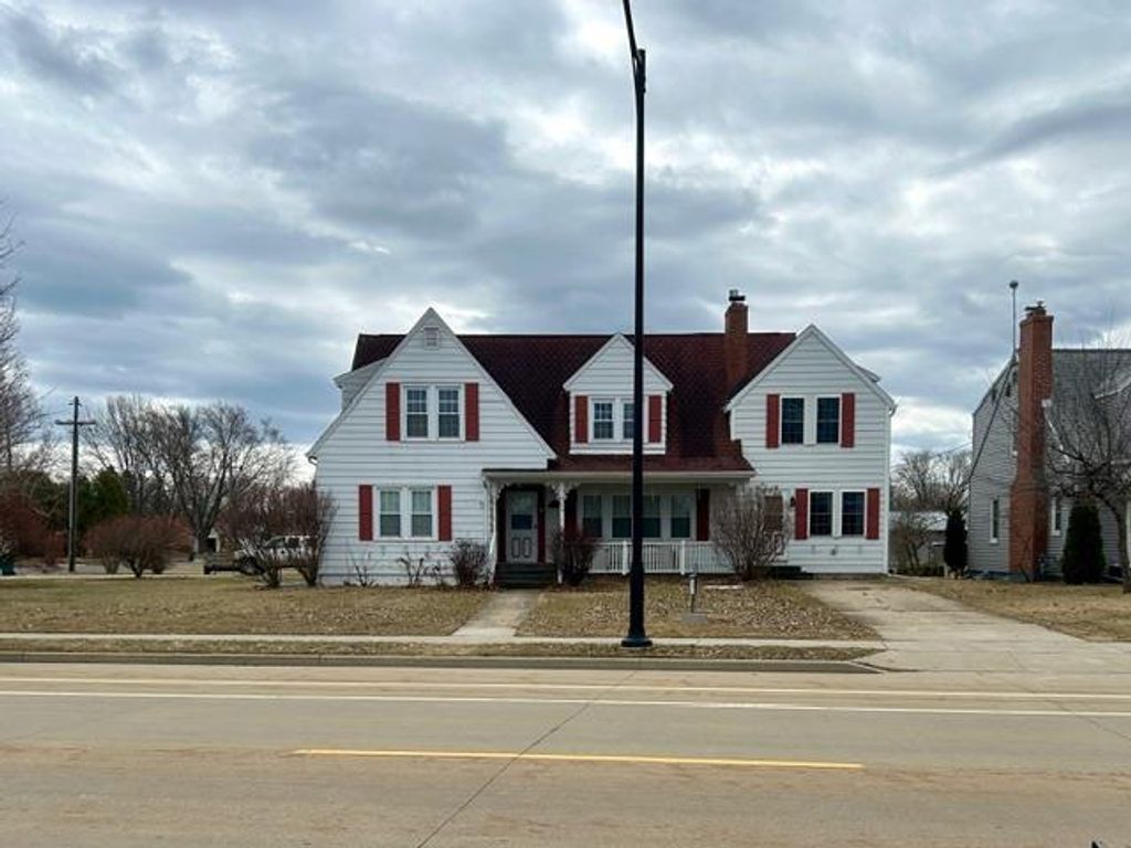 Photo of 3009 Riverside AVENUE, Marinette, WI 54143 (MLS # 50318954)