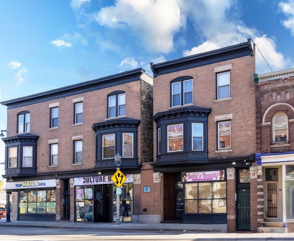 Photo of 958 N 27th STREET #960, Milwaukee, WI 53208 (MLS # 1942783)