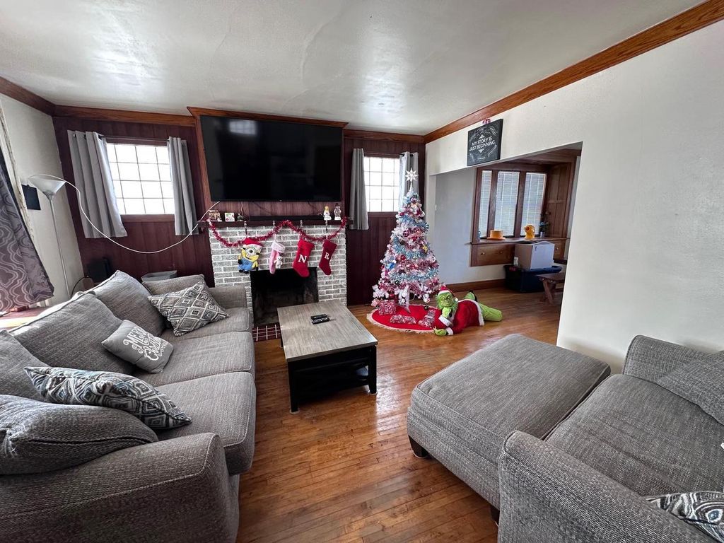 Photo of 917 Lincoln STREET, Superior, WI 54880 (MLS # 6122897)