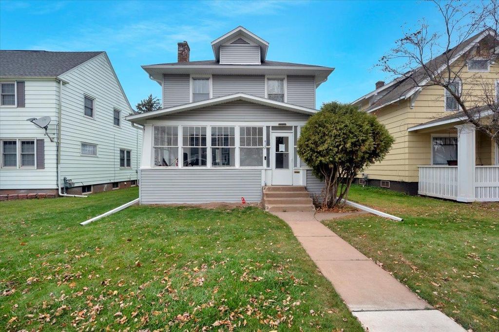 Photo of 917 Lincoln STREET, Superior, WI 54880 (MLS # 6122897)