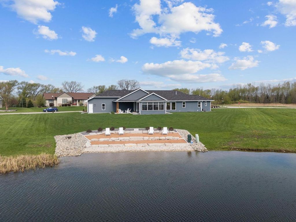Photo of 1019 Deer RUN, Fond Du Lac, WI 54935 (MLS # 50324769)