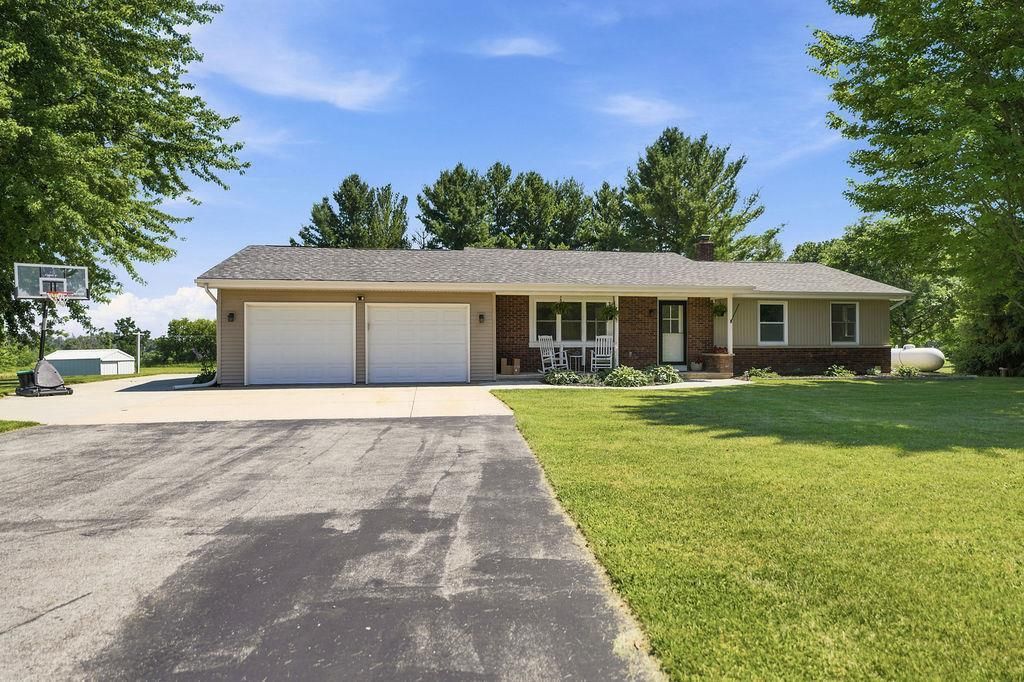 Photo of W2038 County Road Wh, Mount Calvary, WI 53057 (MLS # 50329094)