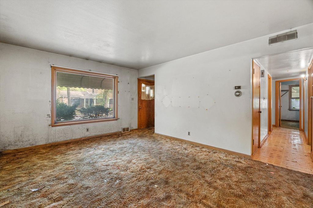 Photo of 2101 W Fairmount AVENUE, Milwaukee, WI 53209 (MLS # 1939842)