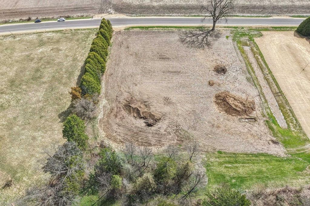 Photo of Lot 10 Old Bluff Trail, Prairie Du Sac, WI 53578 (MLS # 2020811)