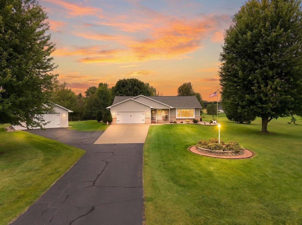 Photo of N1203 Crandon COURT, Greenville, WI 54942 (MLS # 50333023)