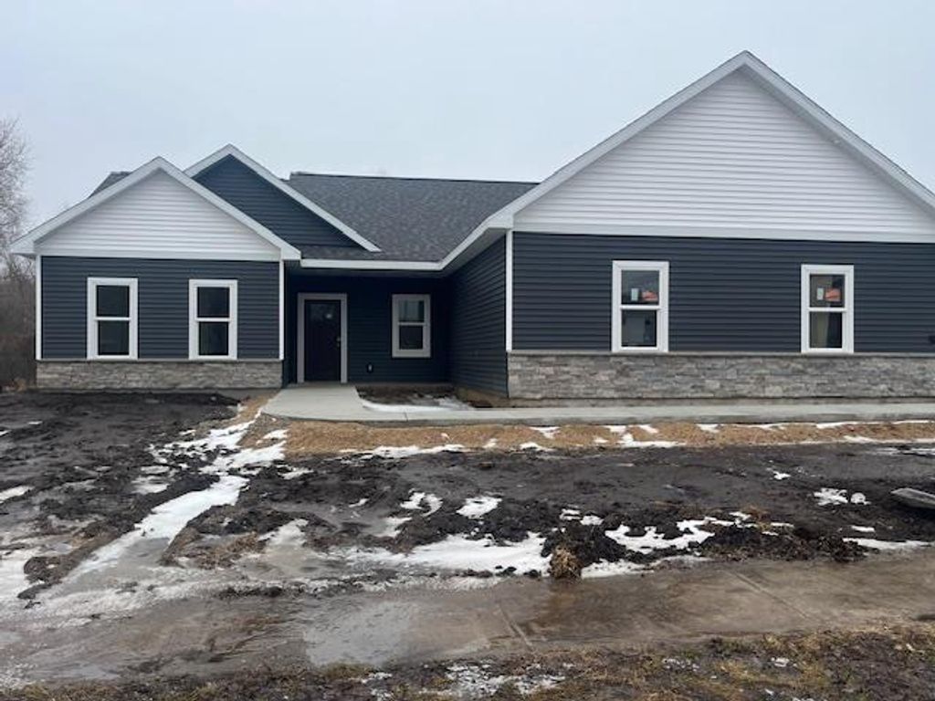 Photo of 190 Deerrun DRIVE, Fall River, WI 53932 (MLS # 2020053)