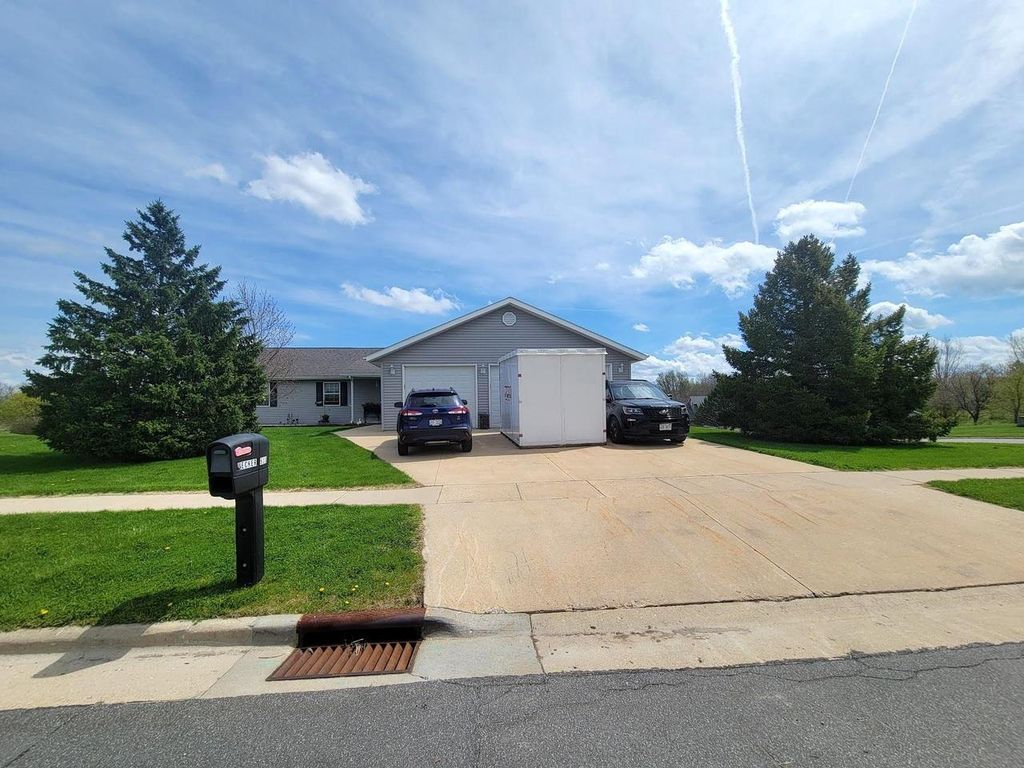 Photo of 511 Island View CIRCLE, Hustisford, WI 53034 (MLS # 50324210)