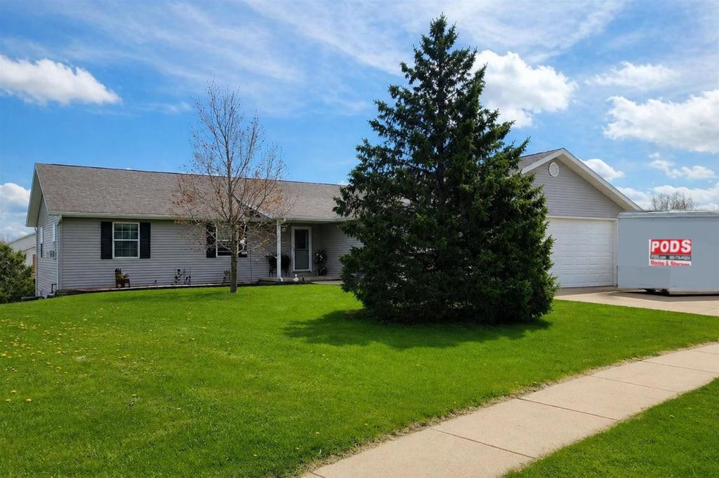 Photo of 511 Island View CIRCLE, Hustisford, WI 53034 (MLS # 50324210)