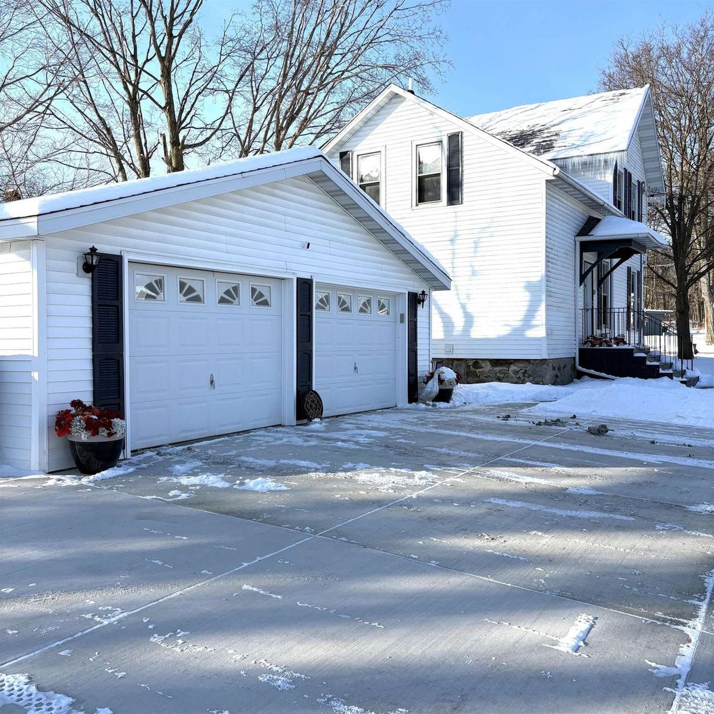 Photo of 602 Parkview DRIVE, Milton, WI 53563 (MLS # 2015386)