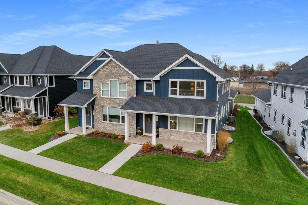 Photo of 634 Olive Tree DRIVE, Green Bay, WI 54313 (MLS # 50326087)